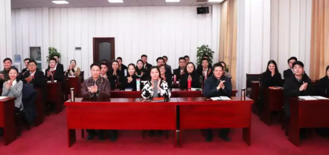 【評(píng)估會(huì)】東方龍商務(wù)舉行項(xiàng)目評(píng)估會(huì)，25個(gè)優(yōu)質(zhì)項(xiàng)目經(jīng)評(píng)估可對(duì)接政府園區(qū)，6個(gè)全國(guó)布點(diǎn)項(xiàng)目涵蓋戰(zhàn)略新興產(chǎn)業(yè)