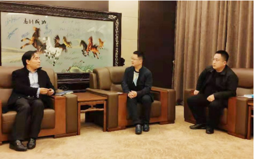 陪同政府園區(qū)前往新能源乘用車投資選址項目方對接考察，雙方交流項目合作模式