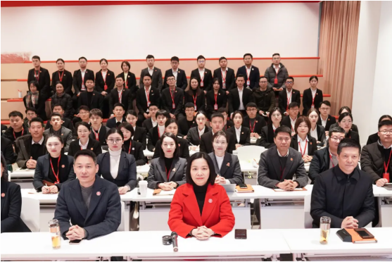 東方龍商務集團開工第一課——職業(yè)經(jīng)理人必須具備的素質(zhì)