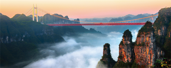 集團(tuán)全力助推湖南吉首市委托招商招商引資，打造產(chǎn)業(yè)發(fā)展新地標(biāo)