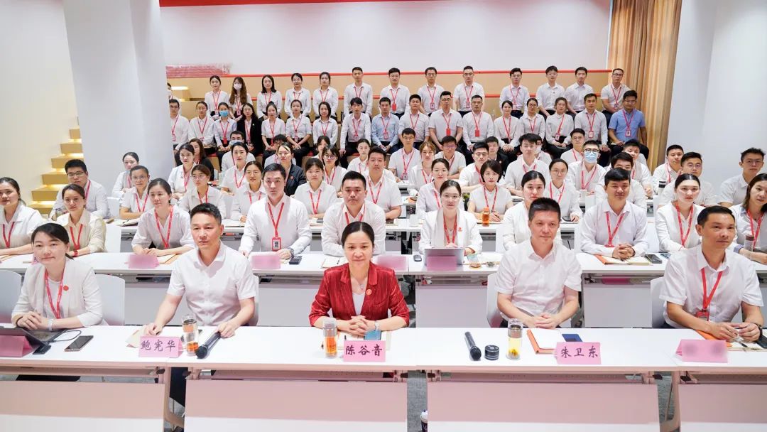 燃情征戰(zhàn)，決勝決戰(zhàn)下半年！東方龍商務(wù)集團(tuán)成功舉行6-7月份月度總結(jié)會