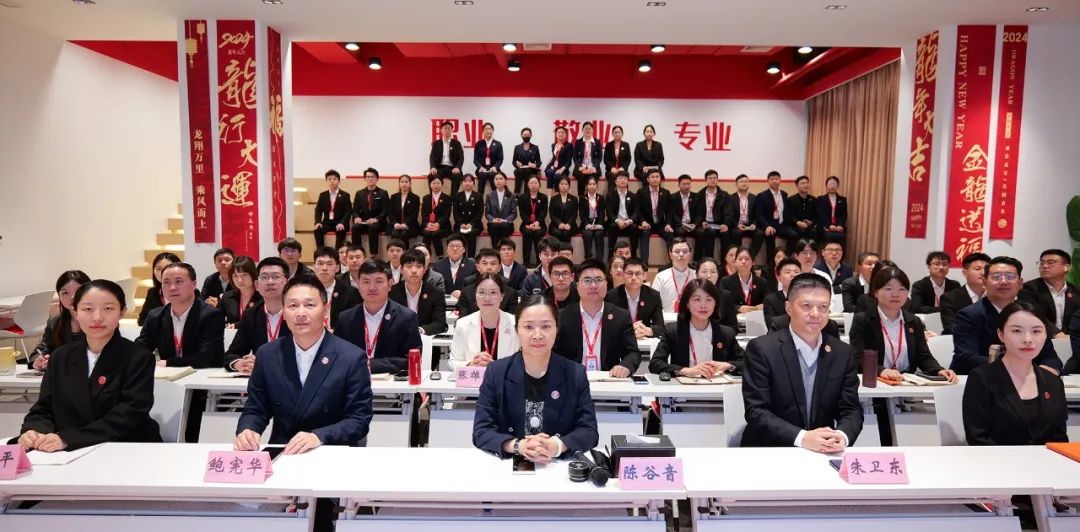 節(jié)前沖刺，含11家上市公司、國(guó)企央企、外資及500強(qiáng)企業(yè)對(duì)外布局項(xiàng)目！4月下旬，集團(tuán)共42個(gè)優(yōu)質(zhì)投資選址項(xiàng)目通過(guò)評(píng)估