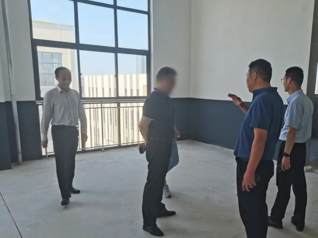 近200項(xiàng)知識(shí)產(chǎn)權(quán)專利，革新行業(yè)技術(shù)！自動(dòng)駕駛物流車及車輛域控制器生產(chǎn)投資選址項(xiàng)目方實(shí)地考察山東某地方政府