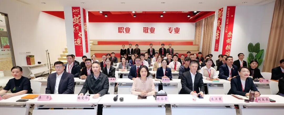 喜迎進(jìn)博，決勝大干100天！10月下旬，上海東方龍商務(wù)集團(tuán)共27個(gè)優(yōu)質(zhì)投資選址項(xiàng)目通過(guò)評(píng)估