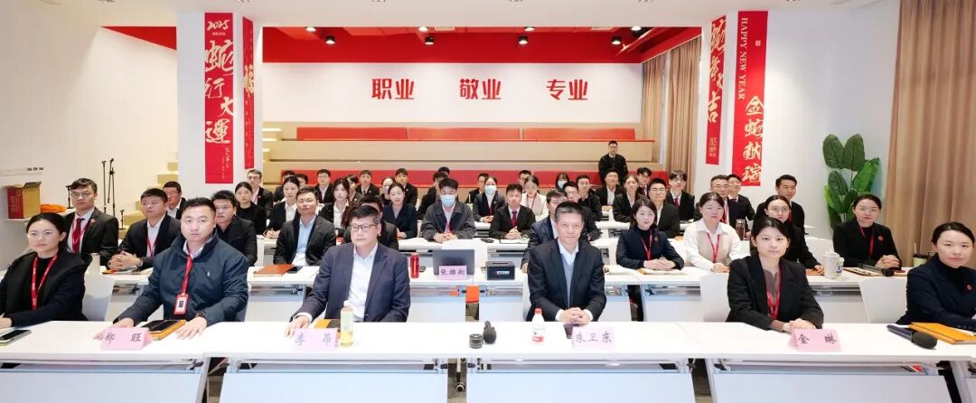 上海東方龍商務(wù)集團(tuán)借力進(jìn)博溢出效應(yīng)加速項(xiàng)目轉(zhuǎn)化落地！11月上旬，集團(tuán)共27個(gè)優(yōu)質(zhì)投資選址項(xiàng)目通過(guò)評(píng)估